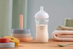 Avent Набор Бутылочек Natural Response из стекла с силиконовой соской {2шт} SCY933/02, 240мл 1+