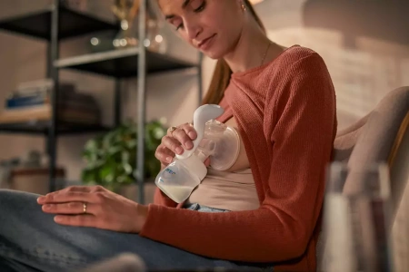 Avent Молокоотсос ручной механический Comfort (соска, сумка/чехол, вкладыши для груди) SCF430/13 Avent Молокоотсос ручной механический Comfort (соска, сумка/чехол, вкладыши для груди) SCF430/13